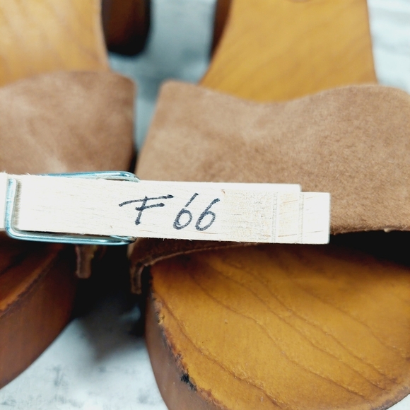 NEW Steve Madden Alabama Platform Brown Suede Wooden Studded Sandals F66 - Picture 11 of 11